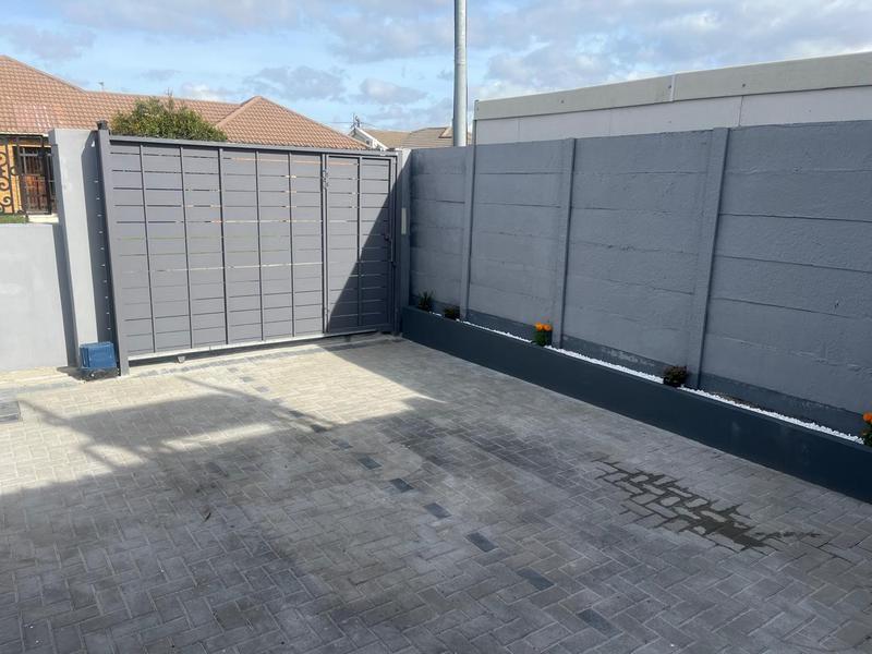 2 Bedroom Property for Sale in Kensington Western Cape